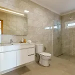 Rosas House, Private House With Jacuzzi And Bbq * Estreito Da Calheta