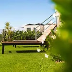 Chalé Rosas House, Private House With Jacuzzi And Bbq Estreito Da Calheta