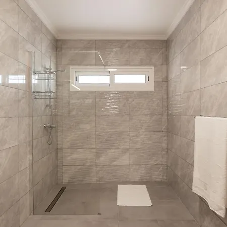 샬레 Rosas House, Private House With Jacuzzi And Bbq Estreito Da Calheta