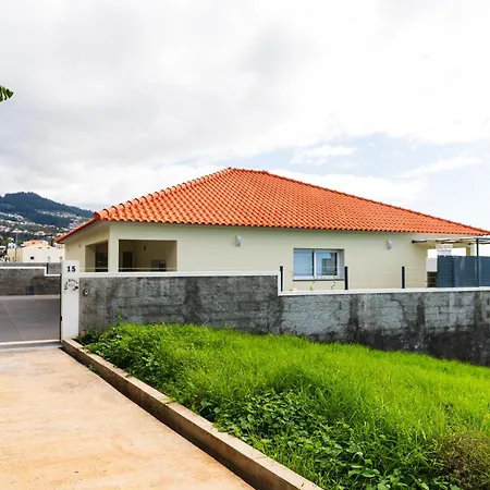 Rosas House, Private House With Jacuzzi And Bbq Estreito Da Calheta