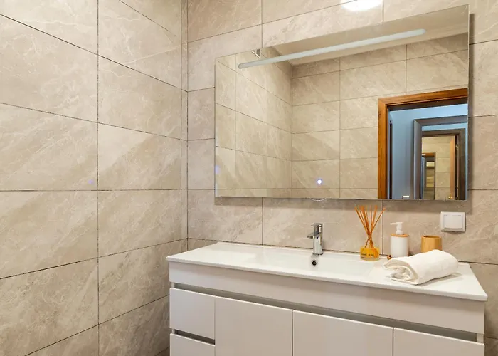 Chalet Rosas House, Private House With Jacuzzi And Bbq