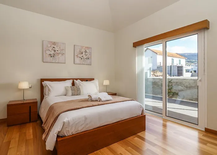 Rosas House, Private House With Jacuzzi And Bbq Alpstuga Estreito Da Calheta