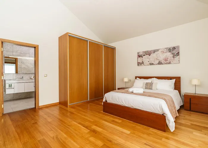 Chalet Rosas House, Private House With Jacuzzi And Bbq